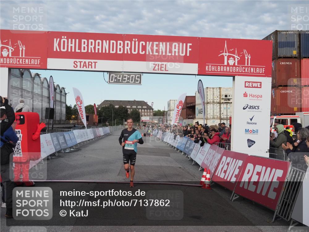 03.10.2024 - Köhlbrandbrückenlauf KatJ http://msf.ph/oto/7137862 03.10.2024 09:42:52 Ziel 1010 meine-sportfotos.de