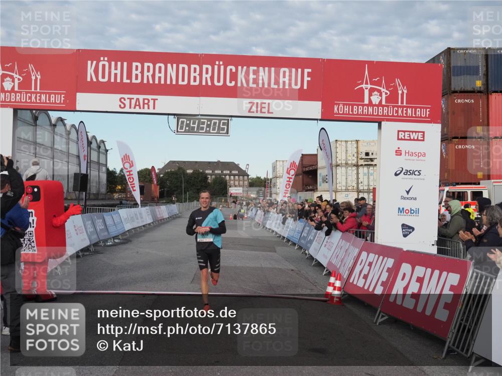 03.10.2024 - Köhlbrandbrückenlauf KatJ http://msf.ph/oto/7137865 03.10.2024 09:42:53 Ziel 1010 meine-sportfotos.de