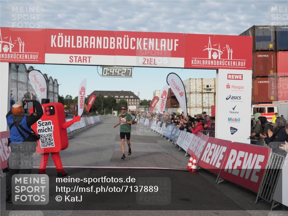 03.10.2024 - Köhlbrandbrückenlauf KatJ http://msf.ph/oto/7137889 03.10.2024 09:44:15 Ziel 1038 meine-sportfotos.de