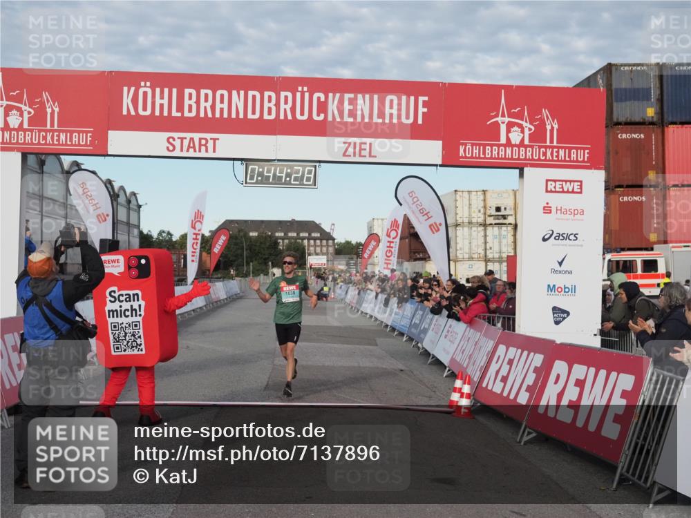 03.10.2024 - Köhlbrandbrückenlauf KatJ http://msf.ph/oto/7137896 03.10.2024 09:44:15 Ziel 1038 meine-sportfotos.de