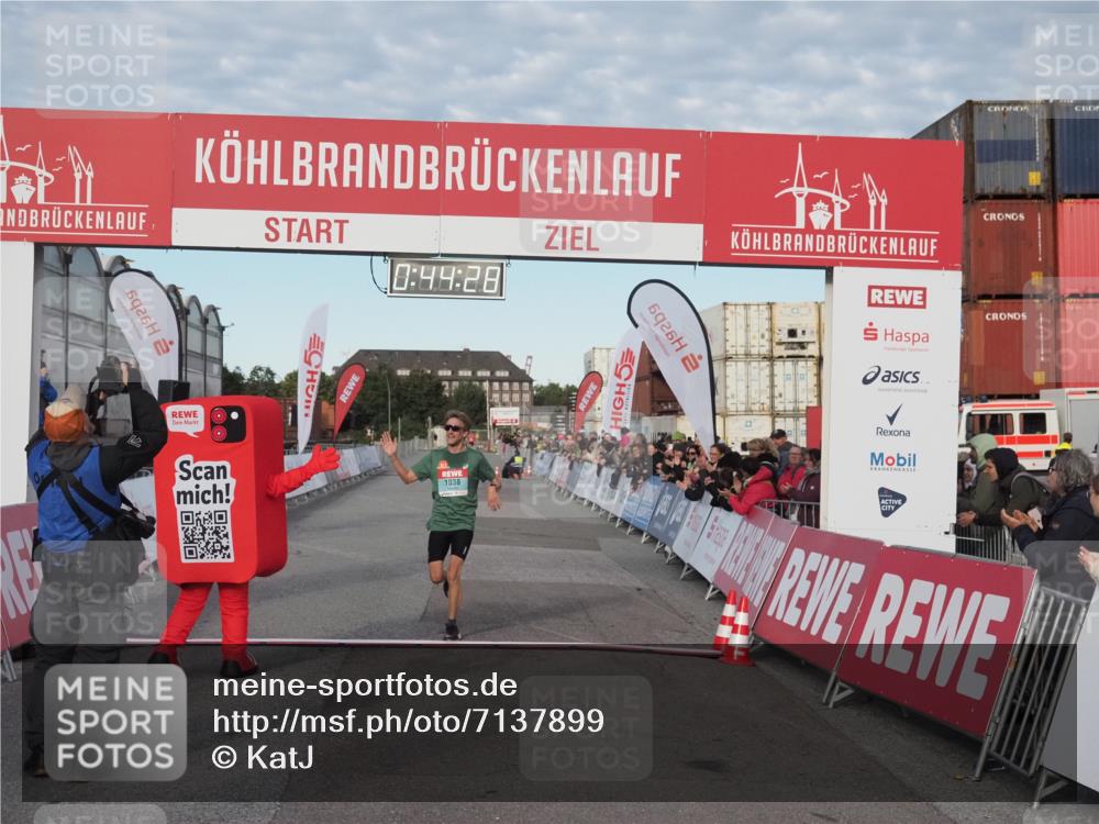 03.10.2024 - Köhlbrandbrückenlauf KatJ http://msf.ph/oto/7137899 03.10.2024 09:44:15 Ziel 1038 meine-sportfotos.de