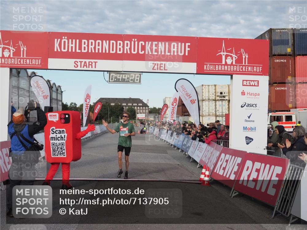 03.10.2024 - Köhlbrandbrückenlauf KatJ http://msf.ph/oto/7137905 03.10.2024 09:44:15 Ziel 1038 meine-sportfotos.de