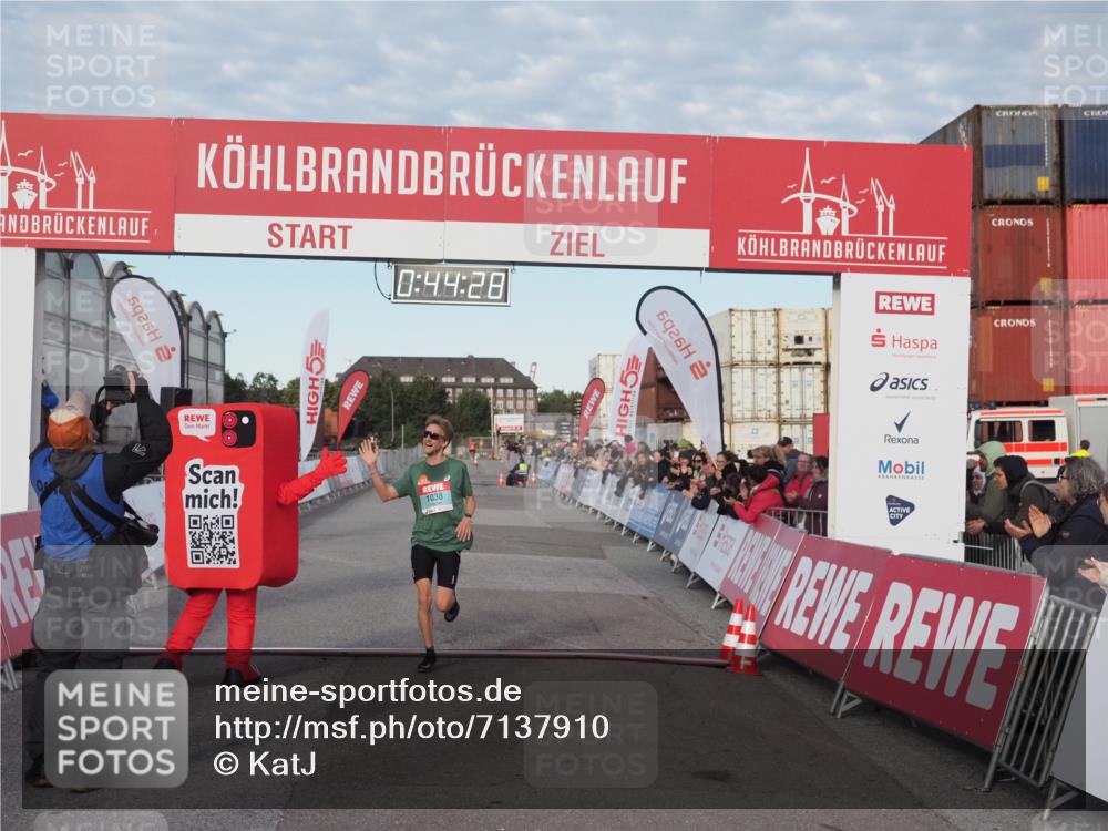 03.10.2024 - Köhlbrandbrückenlauf KatJ http://msf.ph/oto/7137910 03.10.2024 09:44:16 Ziel 1038 meine-sportfotos.de