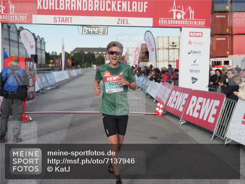 03.10.2024 - Köhlbrandbrückenlauf KatJ http://msf.ph/oto/7137946 03.10.2024 09:44:18 Ziel 1038 meine-sportfotos.de