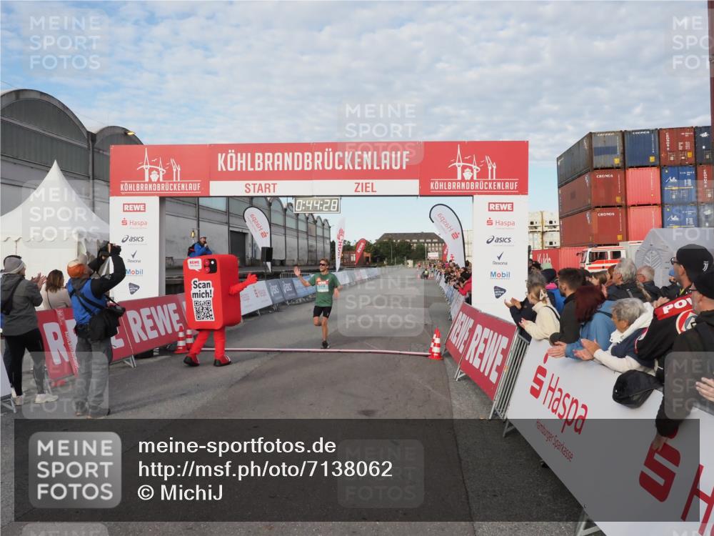 03.10.2024 - Köhlbrandbrückenlauf MichiJ http://msf.ph/oto/7138062 03.10.2024 09:44:15 Ziel 1038 meine-sportfotos.de