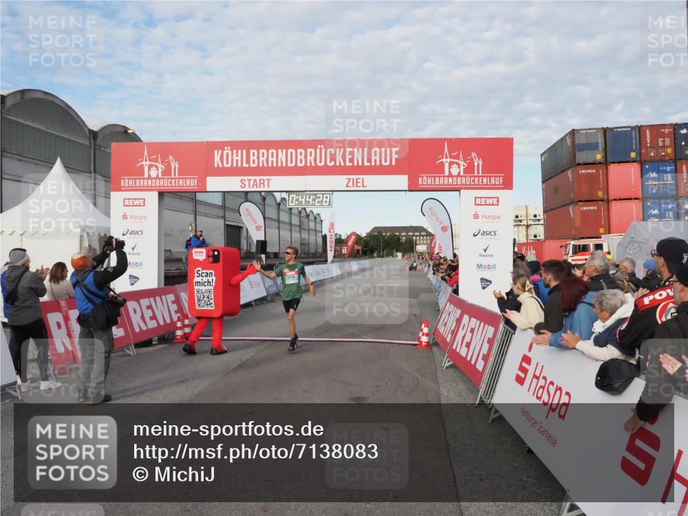 03.10.2024 - Köhlbrandbrückenlauf MichiJ http://msf.ph/oto/7138083 03.10.2024 09:44:15 Ziel 1038 meine-sportfotos.de