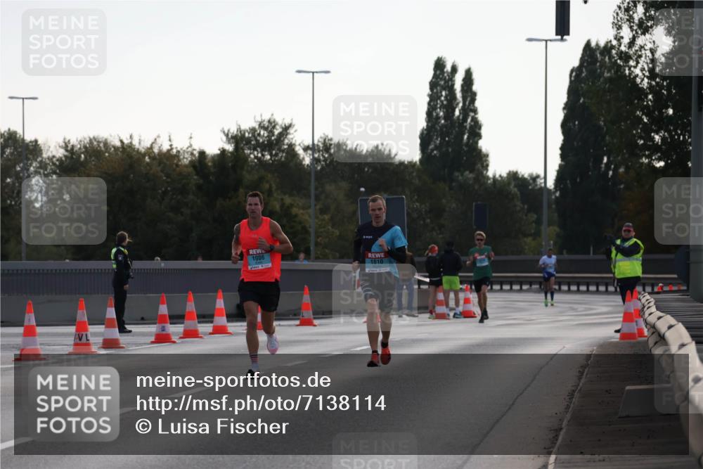 03.10.2024 - Köhlbrandbrückenlauf Luisa Fischer http://msf.ph/oto/7138114 03.10.2024 09:09:02 Position 3 1006, 1010 meine-sportfotos.de