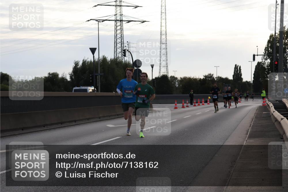 03.10.2024 - Köhlbrandbrückenlauf Luisa Fischer http://msf.ph/oto/7138162 03.10.2024 09:09:40 Position 3 1011, 1330 meine-sportfotos.de
