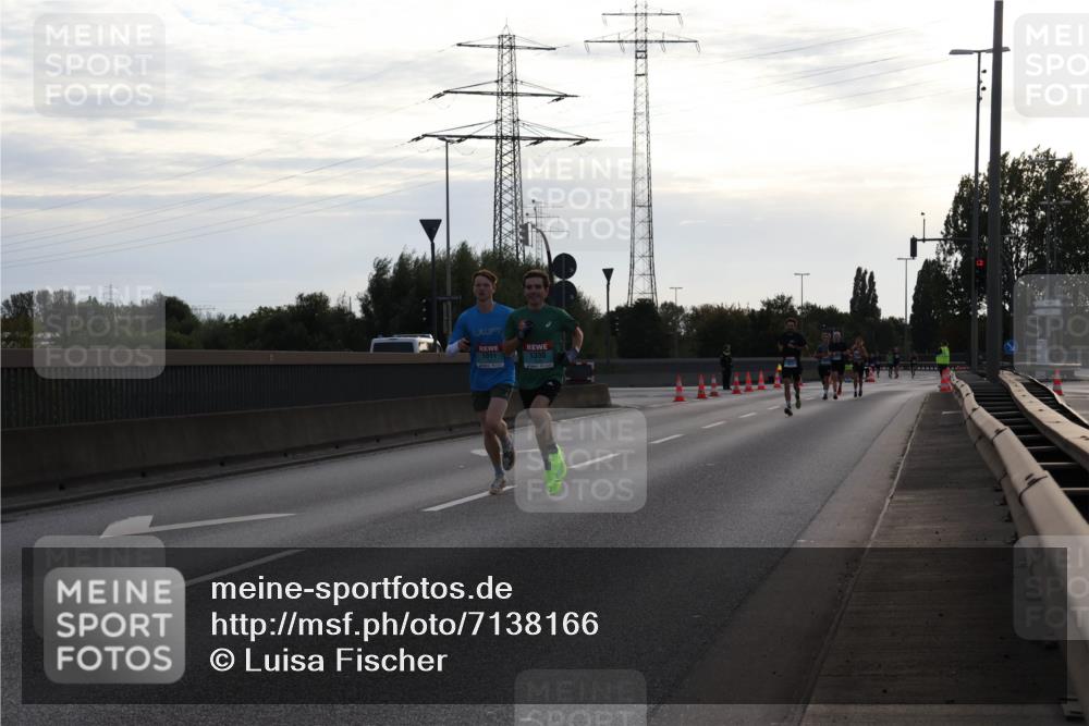 03.10.2024 - Köhlbrandbrückenlauf Luisa Fischer http://msf.ph/oto/7138166 03.10.2024 09:09:41 Position 3 1011, 1330 meine-sportfotos.de