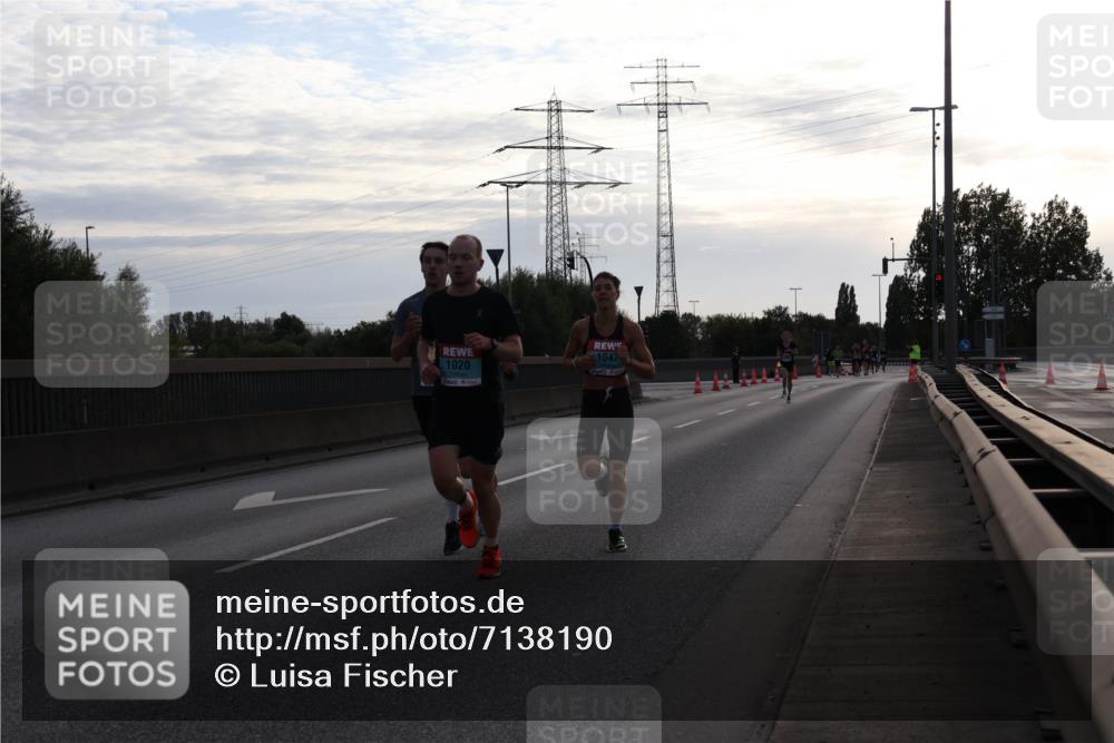 03.10.2024 - Köhlbrandbrückenlauf Luisa Fischer http://msf.ph/oto/7138190 03.10.2024 09:09:51 Position 3 1020, 1047 meine-sportfotos.de