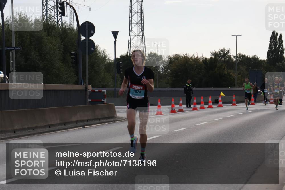 03.10.2024 - Köhlbrandbrückenlauf Luisa Fischer http://msf.ph/oto/7138196 03.10.2024 09:09:56 Position 3 1024 meine-sportfotos.de