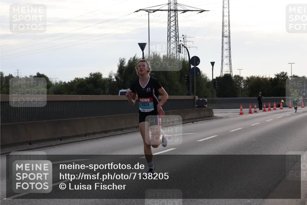 03.10.2024 - Köhlbrandbrückenlauf Luisa Fischer http://msf.ph/oto/7138205 03.10.2024 09:09:58 Position 3 1024 meine-sportfotos.de