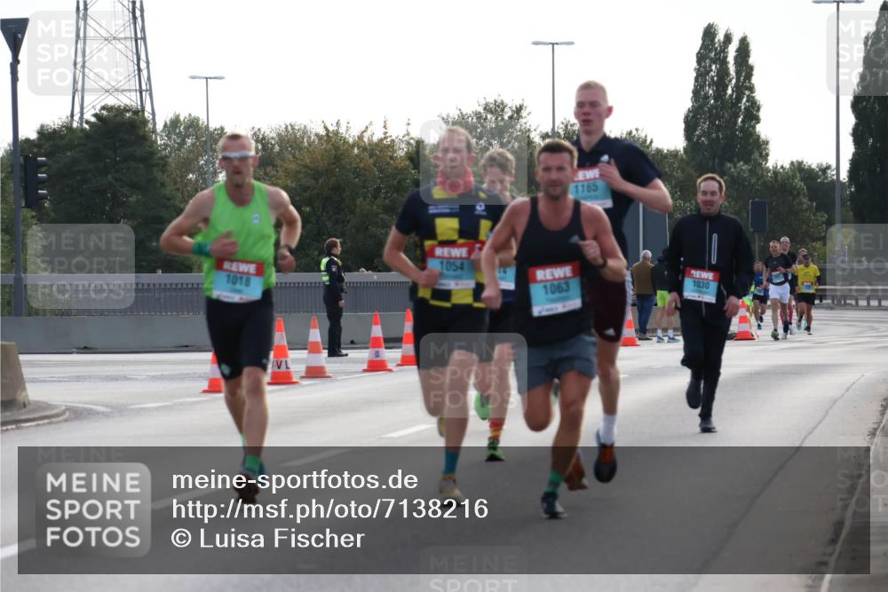 03.10.2024 - Köhlbrandbrückenlauf Luisa Fischer http://msf.ph/oto/7138216 03.10.2024 09:10:07 Position 3 1018, 1165, 1054, 1063, 1030 meine-sportfotos.de