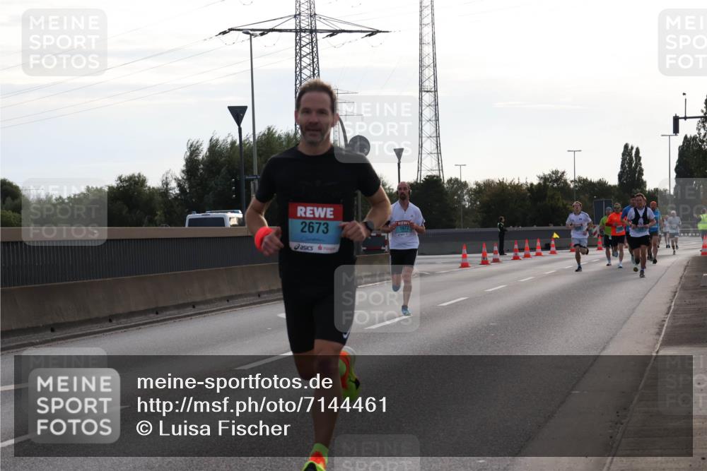 03.10.2024 - Köhlbrandbrückenlauf Luisa Fischer http://msf.ph/oto/7144461 03.10.2024 09:10:48 Position 3 2673, 1072 meine-sportfotos.de
