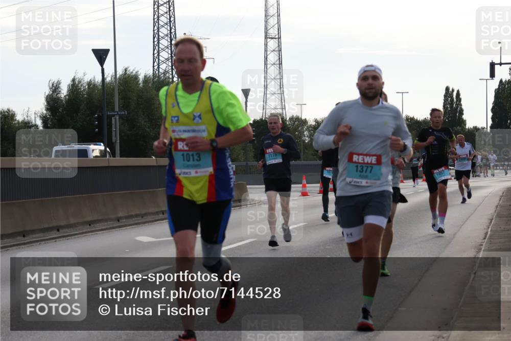 03.10.2024 - Köhlbrandbrückenlauf Luisa Fischer http://msf.ph/oto/7144528 03.10.2024 09:11:04 Position 3 1013, 1115, 107, 1377, 1057, 1380 meine-sportfotos.de