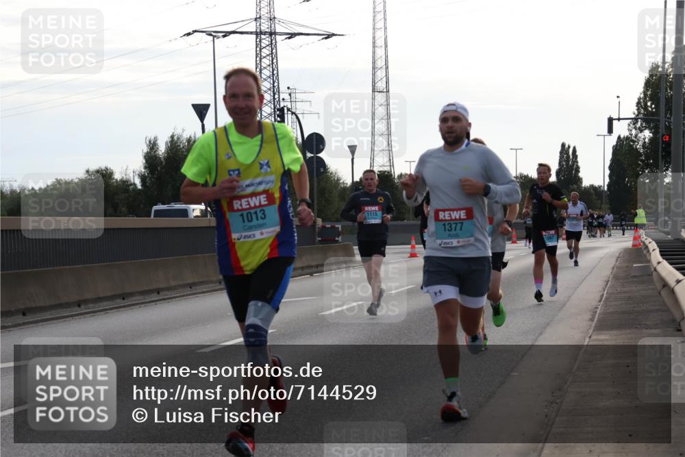 03.10.2024 - Köhlbrandbrückenlauf Luisa Fischer http://msf.ph/oto/7144529 03.10.2024 09:11:04 Position 3 1013, 1115, 14, 1377, 1057 meine-sportfotos.de