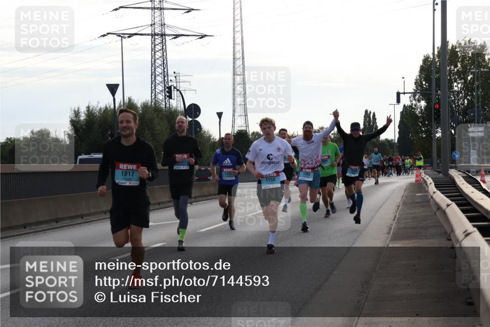 03.10.2024 - Köhlbrandbrückenlauf Luisa Fischer http://msf.ph/oto/7144593 03.10.2024 09:11:30 Position 3 1316, 1017, 1155, 1423, 1158 meine-sportfotos.de