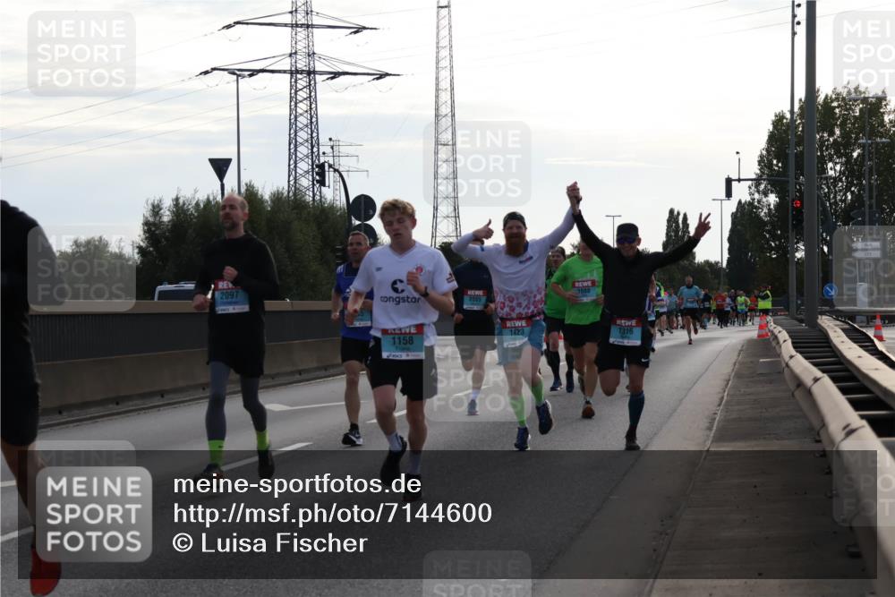 03.10.2024 - Köhlbrandbrückenlauf Luisa Fischer http://msf.ph/oto/7144600 03.10.2024 09:11:31 Position 3 2097, 1158, 2085, 1423, 1088, 1316 meine-sportfotos.de