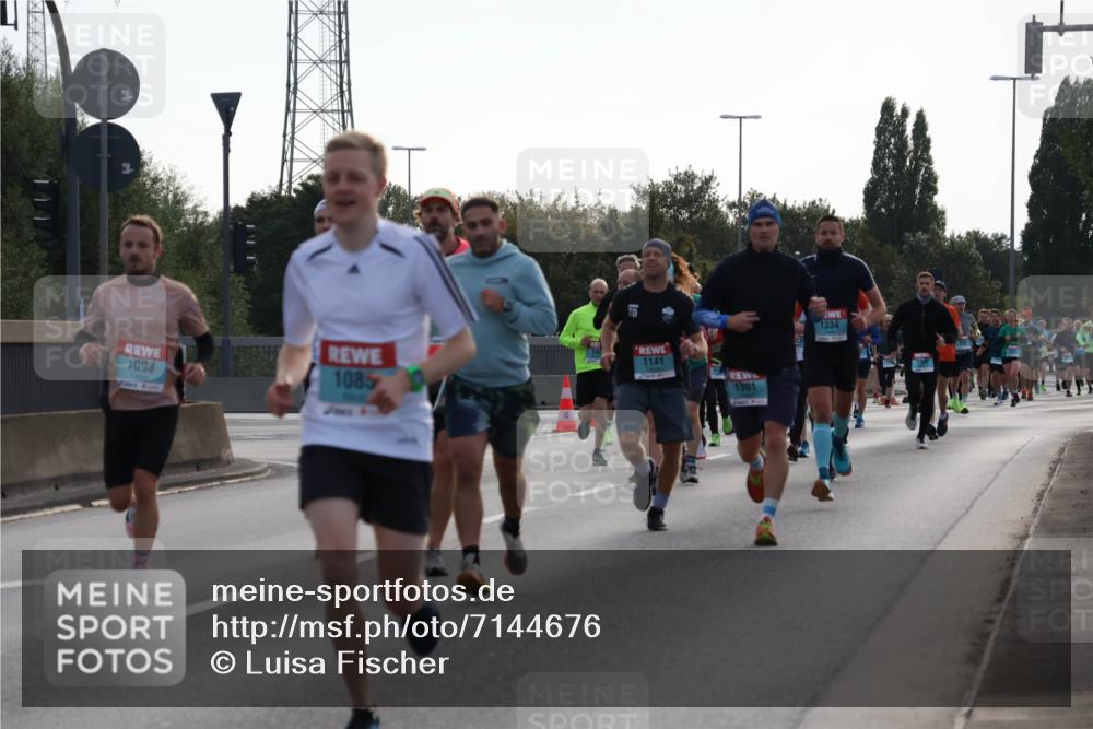 03.10.2024 - Köhlbrandbrückenlauf Luisa Fischer http://msf.ph/oto/7144676 03.10.2024 09:11:47 Position 3 1098, 1085, 1141, 1301, 1334 meine-sportfotos.de
