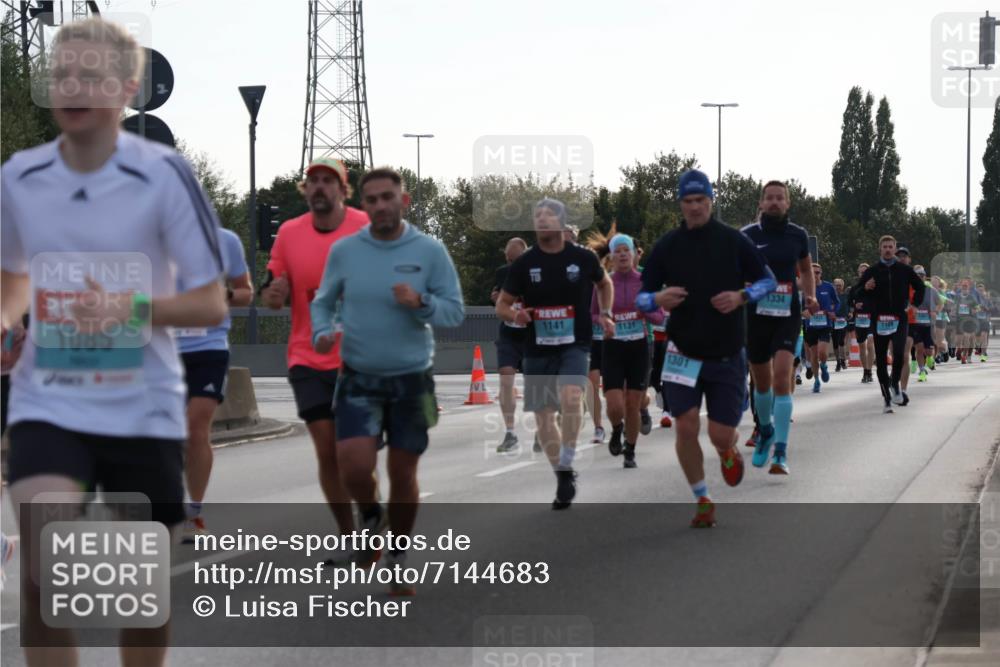 03.10.2024 - Köhlbrandbrückenlauf Luisa Fischer http://msf.ph/oto/7144683 03.10.2024 09:11:48 Position 3 1085, 1141, 31131, 1301, 1334, 1109 meine-sportfotos.de
