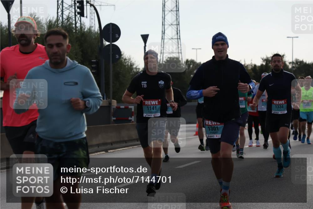 03.10.2024 - Köhlbrandbrückenlauf Luisa Fischer http://msf.ph/oto/7144701 03.10.2024 09:11:50 Position 3 1141, 02, 1334, 2659, 1301 meine-sportfotos.de