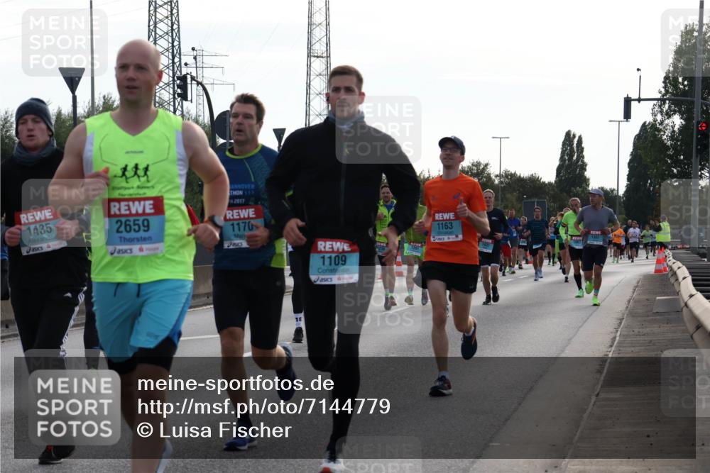 03.10.2024 - Köhlbrandbrückenlauf Luisa Fischer http://msf.ph/oto/7144779 03.10.2024 09:11:59 Position 3 1170, 1163, 1437, 1250, 1391, 1435, 2659, 2017, 1109 meine-sportfotos.de