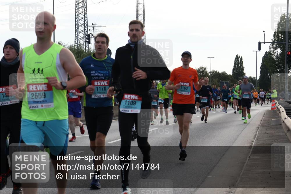 03.10.2024 - Köhlbrandbrückenlauf Luisa Fischer http://msf.ph/oto/7144784 03.10.2024 09:11:59 Position 3 145, 2659, 146, 9, 2017, 1170, 1109, 1162, 1163, 1437 meine-sportfotos.de