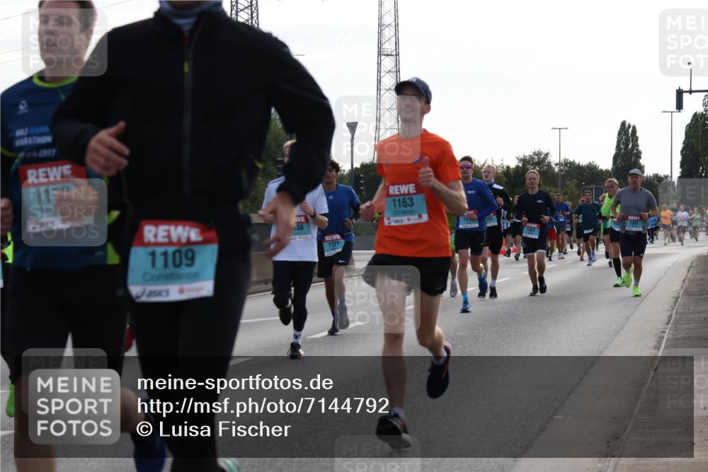 03.10.2024 - Köhlbrandbrückenlauf Luisa Fischer http://msf.ph/oto/7144792 03.10.2024 09:12:00 Position 3 2017, 117, 1163, 1109, 14, 38, 1307, 1437, 1121 meine-sportfotos.de