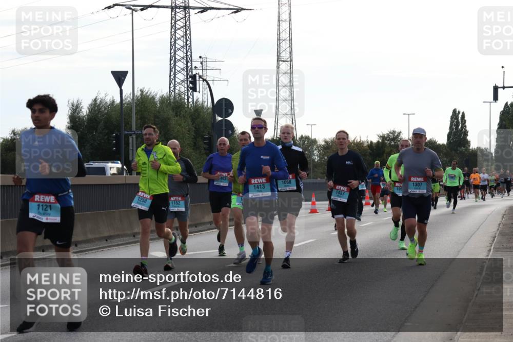 03.10.2024 - Köhlbrandbrückenlauf Luisa Fischer http://msf.ph/oto/7144816 03.10.2024 09:12:03 Position 3 1162, 1121, 1250, 1307, 493, 1068, 1413, 106, 1437 meine-sportfotos.de