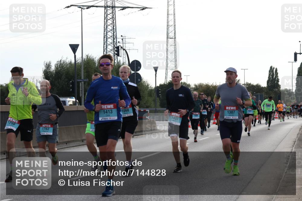 03.10.2024 - Köhlbrandbrückenlauf Luisa Fischer http://msf.ph/oto/7144828 03.10.2024 09:12:04 Position 3 1250, 1162, 1413, 1068, 1437, 1089, 1327, 1307 meine-sportfotos.de