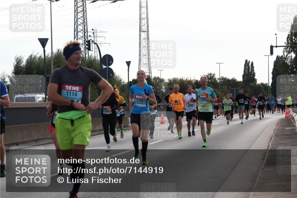 03.10.2024 - Köhlbrandbrückenlauf Luisa Fischer http://msf.ph/oto/7144919 03.10.2024 09:12:17 Position 3 1114, 15, 1268, 1132, 1217 meine-sportfotos.de