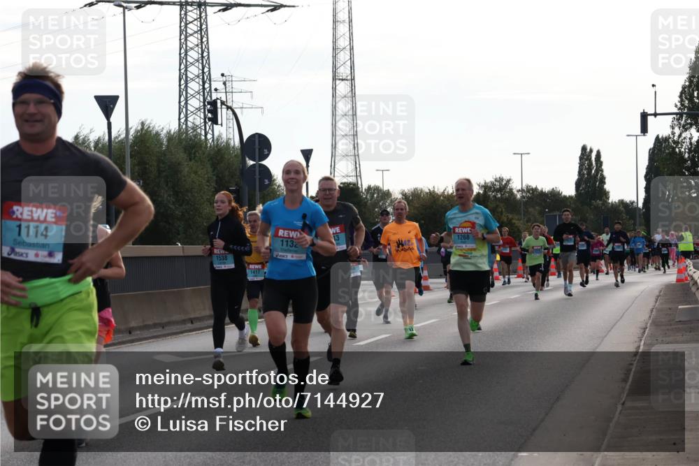 03.10.2024 - Köhlbrandbrückenlauf Luisa Fischer http://msf.ph/oto/7144927 03.10.2024 09:12:18 Position 3 1114, 1132, 13, 1268, 1538, 1417 meine-sportfotos.de