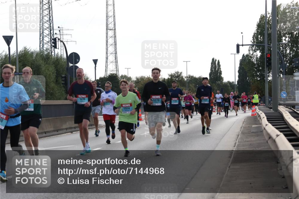 03.10.2024 - Köhlbrandbrückenlauf Luisa Fischer http://msf.ph/oto/7144968 03.10.2024 09:12:26 Position 3 50, 1096, 1270, 1680, 1743, 1439, 1914 meine-sportfotos.de