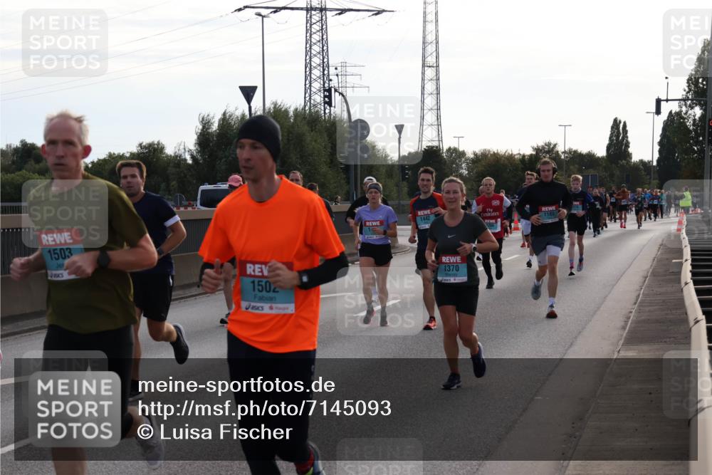03.10.2024 - Köhlbrandbrückenlauf Luisa Fischer http://msf.ph/oto/7145093 03.10.2024 09:12:54 Position 3 1503, 1502, 1442, 1185, 1370 meine-sportfotos.de