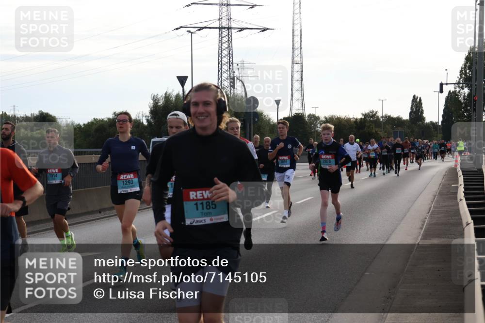 03.10.2024 - Köhlbrandbrückenlauf Luisa Fischer http://msf.ph/oto/7145105 03.10.2024 09:12:58 Position 3 1314, 1293, 1185, 2696, 2076 meine-sportfotos.de