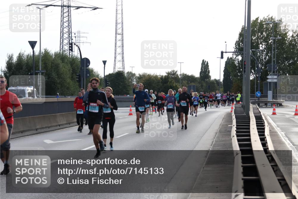 03.10.2024 - Köhlbrandbrückenlauf Luisa Fischer http://msf.ph/oto/7145133 03.10.2024 09:13:13 Position 3 1390, 1763, 1615, 1162, 1983 meine-sportfotos.de