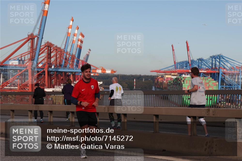 03.10.2024 - Köhlbrandbrückenlauf Matties Gatica Varas http://msf.ph/oto/7145272 03.10.2024 09:42:21 Position 2 2 meine-sportfotos.de