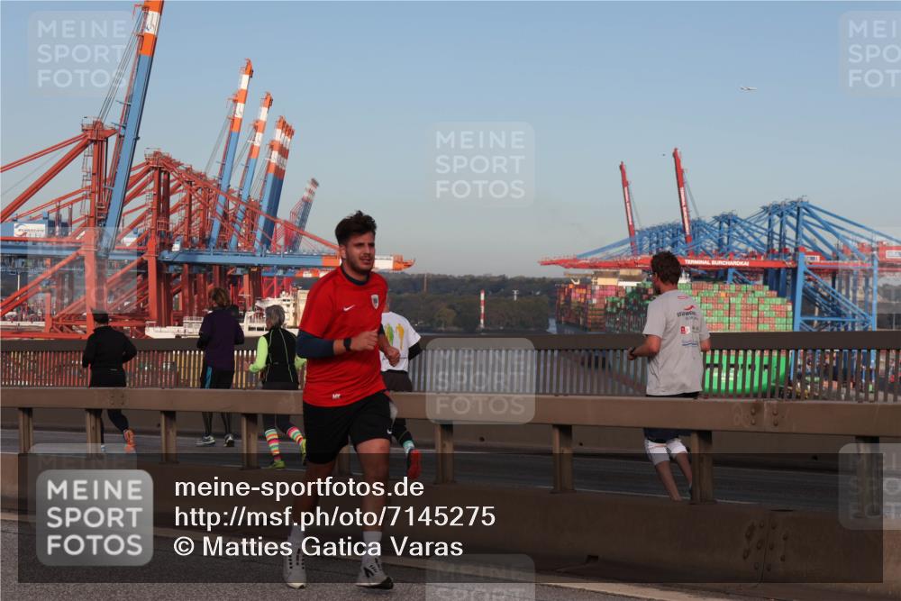 03.10.2024 - Köhlbrandbrückenlauf Matties Gatica Varas http://msf.ph/oto/7145275 03.10.2024 09:42:21 Position 2  meine-sportfotos.de