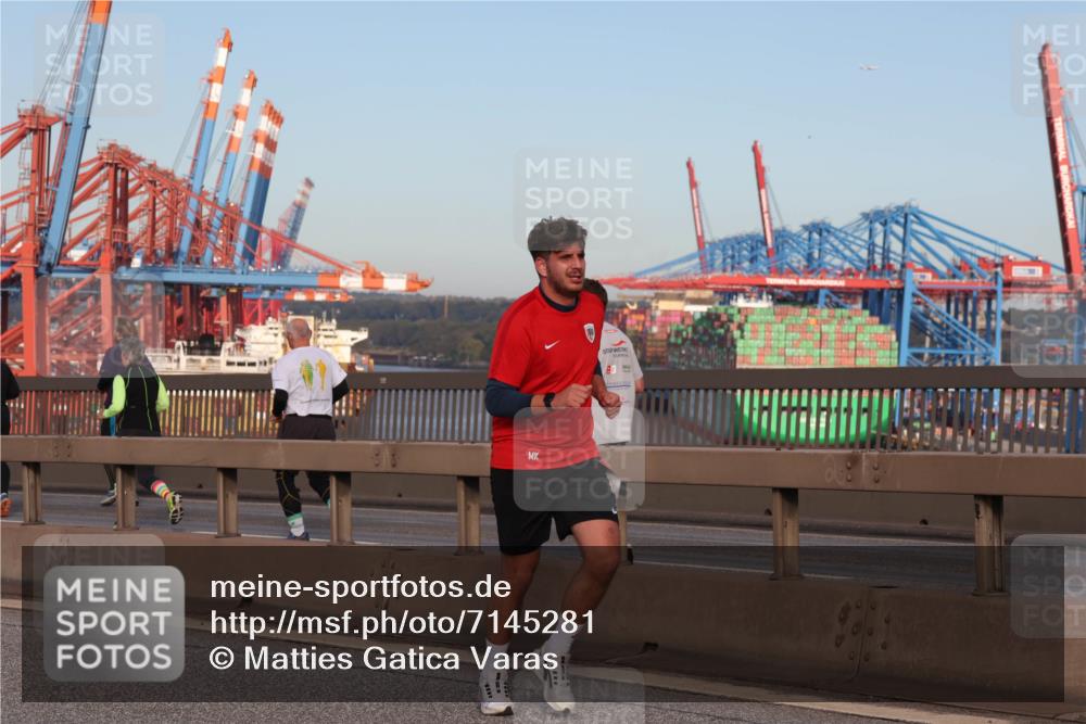 03.10.2024 - Köhlbrandbrückenlauf Matties Gatica Varas http://msf.ph/oto/7145281 03.10.2024 09:42:22 Position 2  meine-sportfotos.de