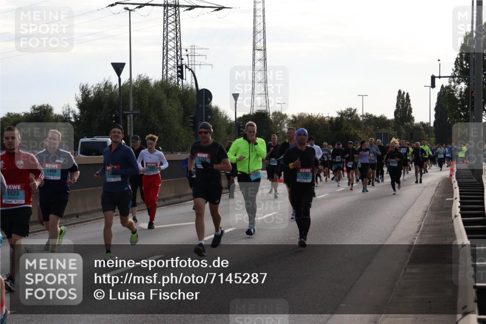 03.10.2024 - Köhlbrandbrückenlauf Luisa Fischer http://msf.ph/oto/7145287 03.10.2024 09:14:16 Position 3 1523, 1409, 1997, 3438, 1700 meine-sportfotos.de