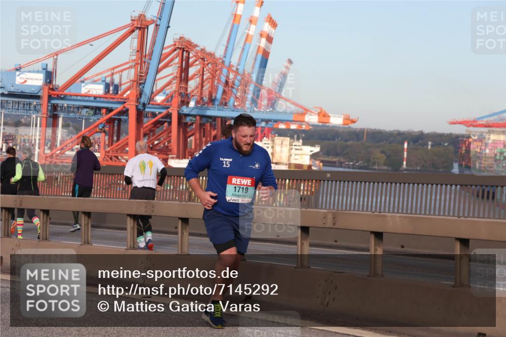 03.10.2024 - Köhlbrandbrückenlauf Matties Gatica Varas http://msf.ph/oto/7145292 03.10.2024 09:42:24 Position 2 15, 1719 meine-sportfotos.de