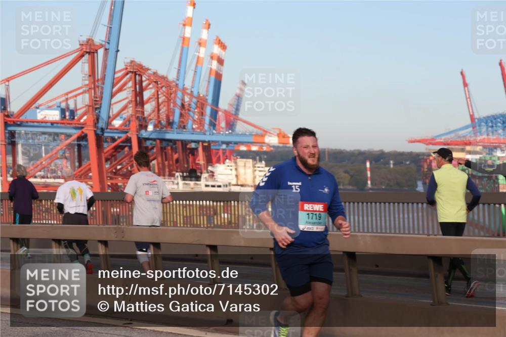 03.10.2024 - Köhlbrandbrückenlauf Matties Gatica Varas http://msf.ph/oto/7145302 03.10.2024 09:42:24 Position 2 15, 1719 meine-sportfotos.de
