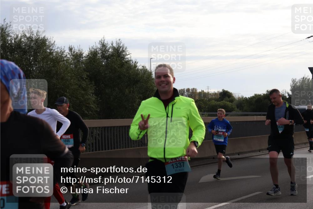 03.10.2024 - Köhlbrandbrückenlauf Luisa Fischer http://msf.ph/oto/7145312 03.10.2024 09:14:21 Position 3 1695, 1337, 1999, 364 meine-sportfotos.de