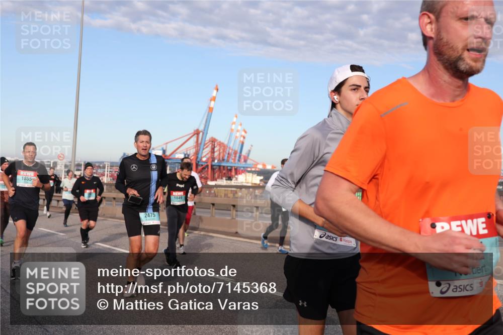 03.10.2024 - Köhlbrandbrückenlauf Matties Gatica Varas http://msf.ph/oto/7145368 03.10.2024 09:42:32 Position 2 1855, 2475, 1849 meine-sportfotos.de