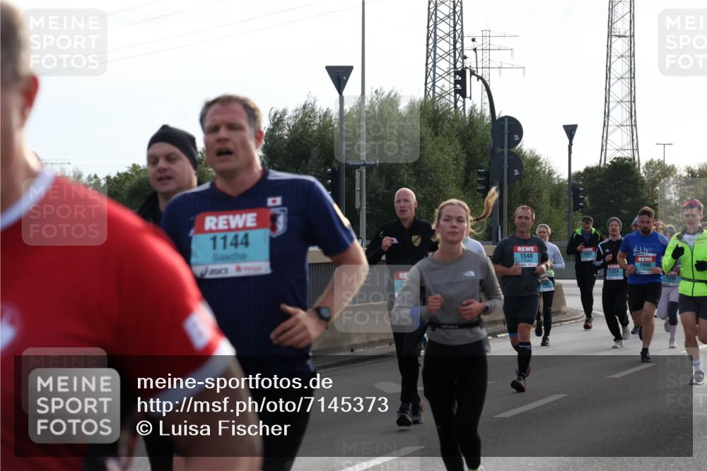 03.10.2024 - Köhlbrandbrückenlauf Luisa Fischer http://msf.ph/oto/7145373 03.10.2024 09:14:32 Position 3 1144, 1548, 1883, 1998, 1324, 1292 meine-sportfotos.de
