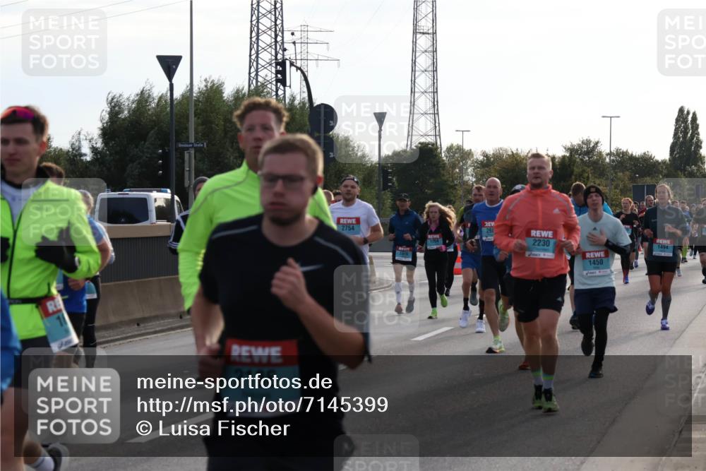 03.10.2024 - Köhlbrandbrückenlauf Luisa Fischer http://msf.ph/oto/7145399 03.10.2024 09:14:37 Position 3 2186, 490, 2754, 1970, 268, 2230, 1494, 1450 meine-sportfotos.de