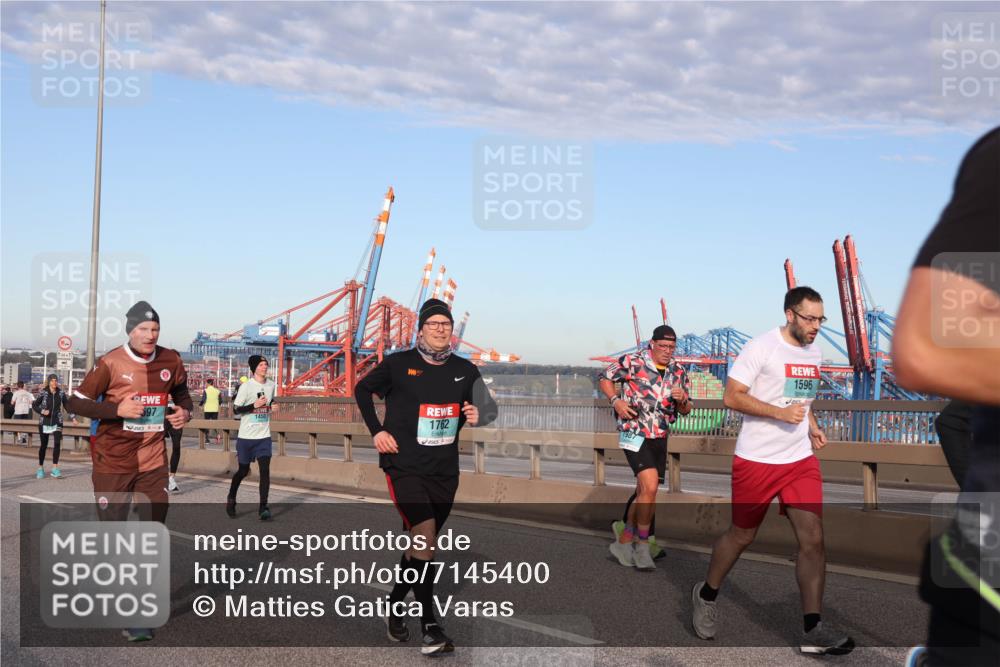 03.10.2024 - Köhlbrandbrückenlauf Matties Gatica Varas http://msf.ph/oto/7145400 03.10.2024 09:42:34 Position 2 597, 1450, 1596, 1762 meine-sportfotos.de