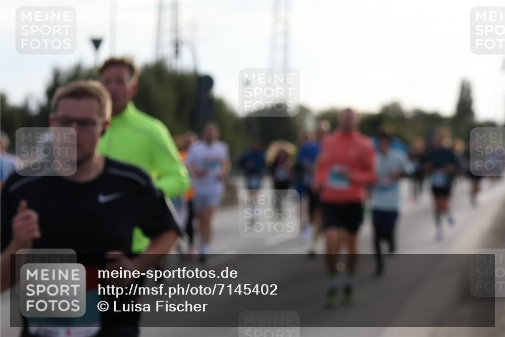 03.10.2024 - Köhlbrandbrückenlauf Luisa Fischer http://msf.ph/oto/7145402 03.10.2024 09:14:37 Position 3 2186 meine-sportfotos.de