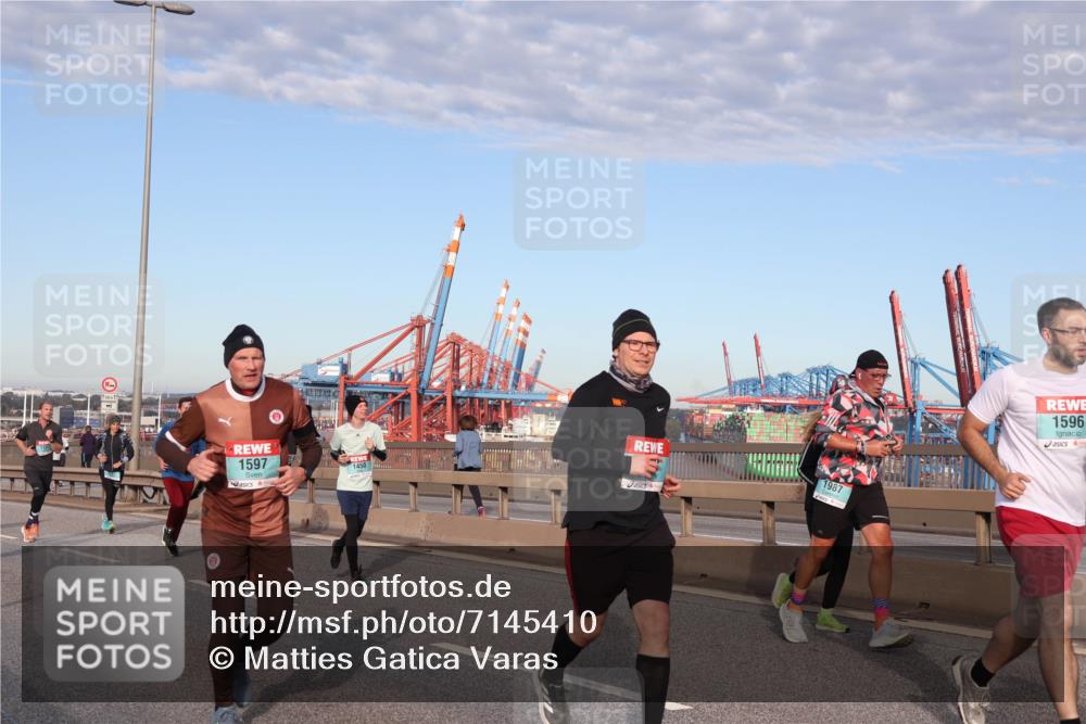 03.10.2024 - Köhlbrandbrückenlauf Matties Gatica Varas http://msf.ph/oto/7145410 03.10.2024 09:42:35 Position 2 1597, 1450, 1987, 1596 meine-sportfotos.de