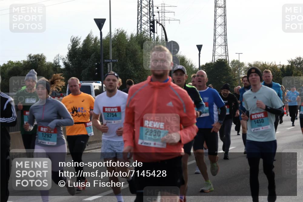 03.10.2024 - Köhlbrandbrückenlauf Luisa Fischer http://msf.ph/oto/7145428 03.10.2024 09:14:39 Position 3 1292, 1442, 2754, 2230, 1450 meine-sportfotos.de